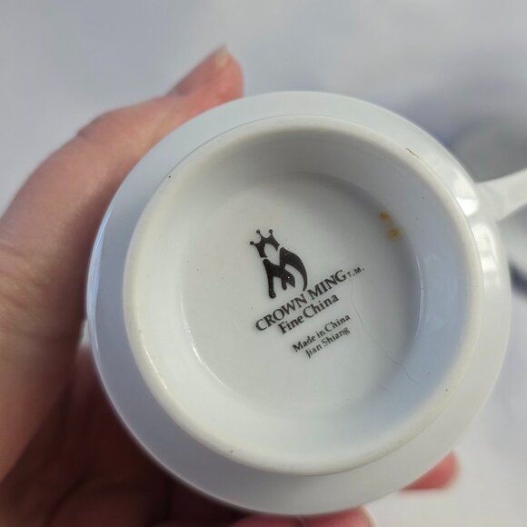 TWO Crown Ming Queen's Lace Cup & Saucer Sets White Flowers Platinum Trim - Picture 12 of 16